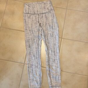 Lululemon leggings Size 4.  Excellent condition !